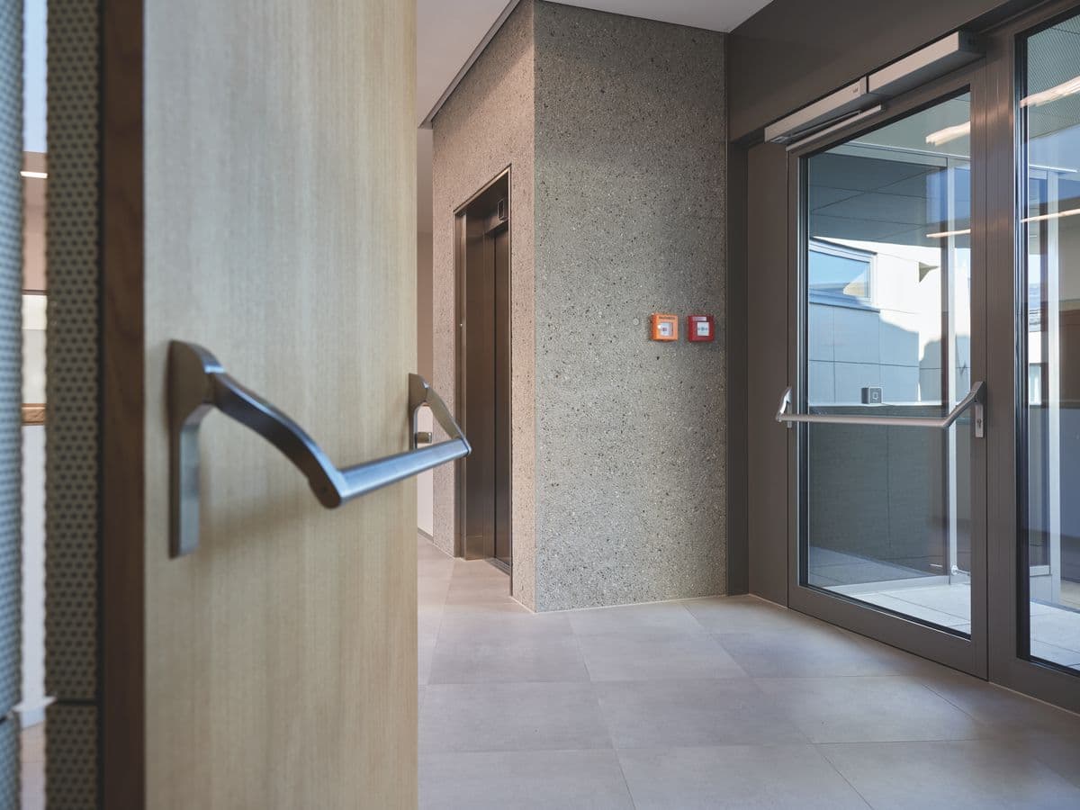 Toegangstechniek deurdranger